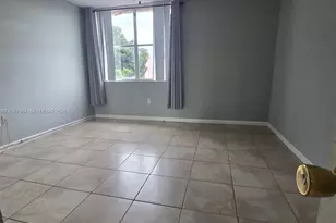 4241 W 10th Ln, Hialeah, FL 33012 - Photo 8
