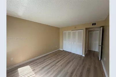 711 N Pine Island Rd #121, Plantation, FL 33324 - Photo 6