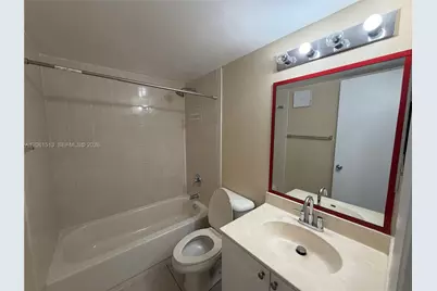 711 N Pine Island Rd #121, Plantation, FL 33324 - Photo 8