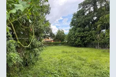 1036 NW 31st St, Miami, FL 33127 - Photo 2