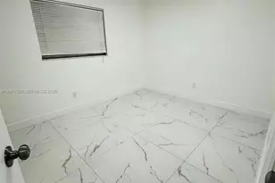637 SW 1st St, Hallandale Beach, FL 33009 - Photo 6
