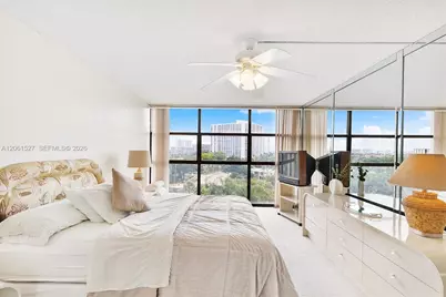 600 Parkview Dr #709, Hallandale Beach, FL 33009 - Photo 18