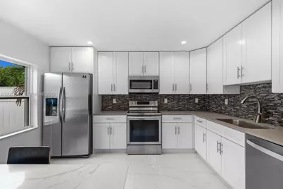 524 NW 10th St #0, Hallandale Beach, FL 33009 - Photo 2