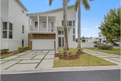 3341 NW 84th Ct, Doral, FL 33122 - Photo 2