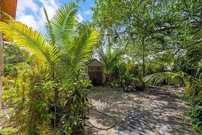 1320 NE 135th St, North Miami, FL 33161 - Photo 16