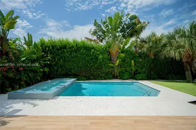 8995 NW 161st Ter, Miami Lakes, FL 33018 - Photo 4
