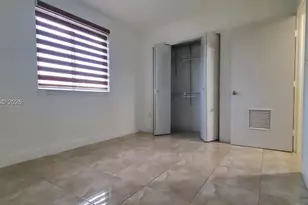 1627 NW 18th St, Miami, FL 33125 - Photo 12