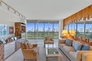 20335 W Country Club Dr, Aventura, FL 33180 - Photo 4