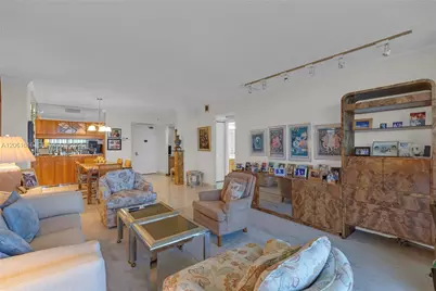 20335 W Country Club Dr #1806, Aventura, FL 33180 - Photo 8