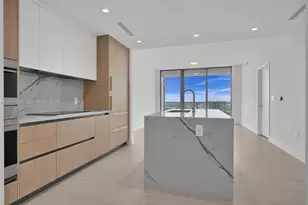 2411 Laguna Cir, North Miami, FL 33181 - Photo 4
