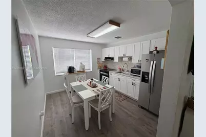 191 NW 17th Ave #3, Miami, FL 33125 - Photo 6