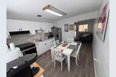 191 NW 17th Ave #3, Miami, FL 33125 - Photo 8