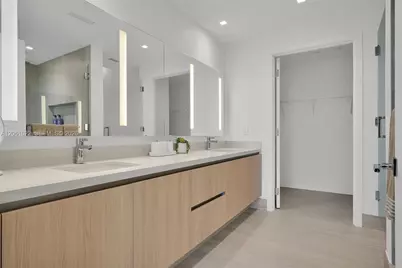2411 Laguna Circle #1610, North Miami, FL 33181 - Photo 14