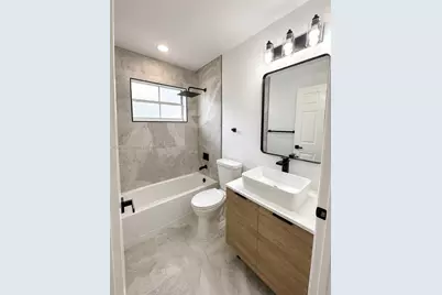 19179 NW 22nd St, Pembroke Pines, FL 33029 - Photo 16
