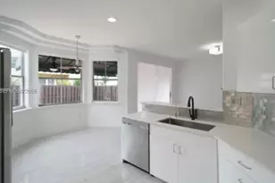 11022 NW 48th Ln, Doral, FL 33178 - Photo 18