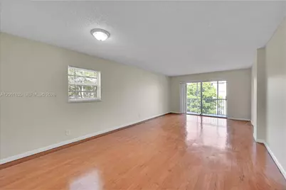 1100 NW 87th Ave #401, Coral Springs, FL 33071 - Photo 4