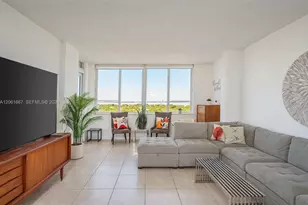 5005 Collins Ave, Miami Beach, FL 33140 - Photo 2