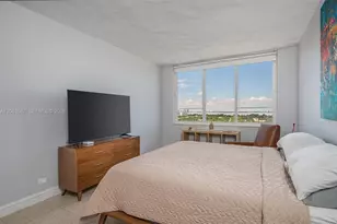 5005 Collins Ave, Miami Beach, FL 33140 - Photo 10