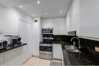 5005 Collins Ave #1506, Miami Beach, FL 33140 - Photo 6