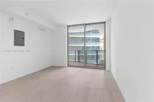 77 SE 5th St, Miami, FL 33131 - Photo 4