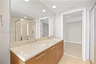 50 Biscayne Blvd, Miami, FL 33132 - Photo 16