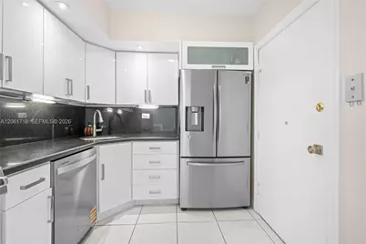 5601 Collins Ave #1515, Miami Beach, FL 33140 - Photo 16
