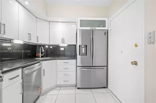 5601 Collins Ave, Miami Beach, FL 33140 - Photo 16