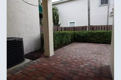 320 SW 87th Ct, Miami, FL 33174 - Photo 26