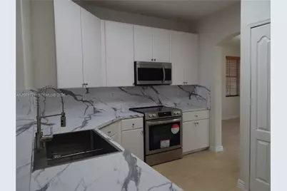 320 SW 87th Ct, Miami, FL 33174 - Photo 10