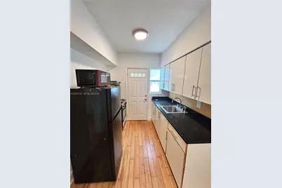 8080 Tatum Waterway Dr #12, Miami Beach, FL 33141 - Photo 4