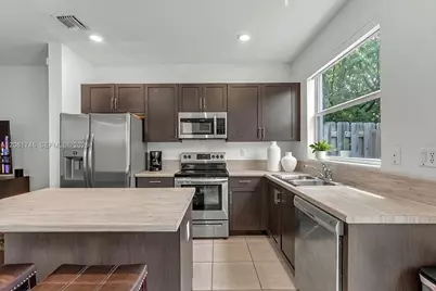 2660 SE 15th St, Homestead, FL 33035 - Photo 4