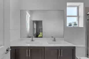 2660 SE 15th St, Homestead, FL 33035 - Photo 10