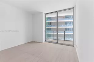77 SE 5th St, Miami, FL 33131 - Photo 12