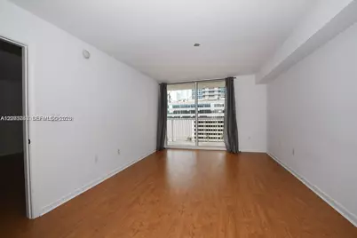 1200 Brickell Bay Dr #1822, Miami, FL 33131 - Photo 6