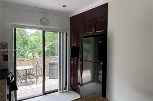 175 Wimbledon Lake Dr, Plantation, FL 33324 - Photo 8