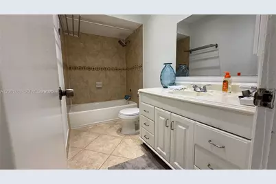 175 Wimbledon Lake Dr, Plantation, FL 33324 - Photo 14