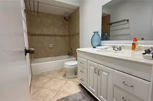175 Wimbledon Lake Dr, Plantation, FL 33324 - Photo 14