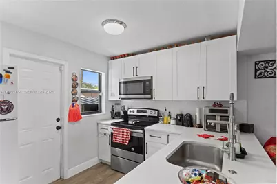 2407 Dewey St, Hollywood, FL 33020 - Photo 30
