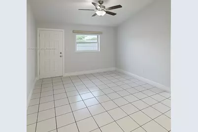 10385 SW 209th Ln, Cutler Bay, FL 33189 - Photo 2