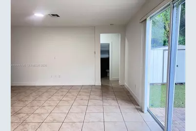 2190 SE 2nd St, Homestead, FL 33033 - Photo 6