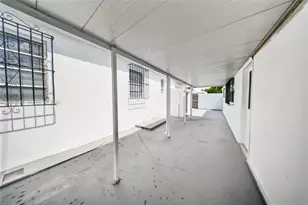 1055 NW 32nd Ct, Miami, FL 33125 - Photo 26