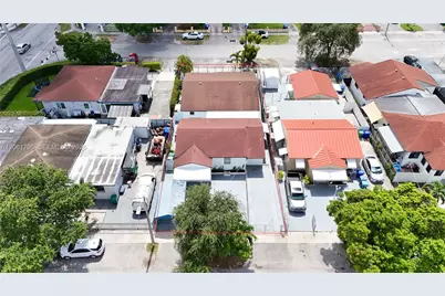 1055 NW 32nd Ct, Miami, FL 33125 - Photo 6