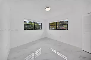 1055 NW 32nd Ct, Miami, FL 33125 - Photo 24