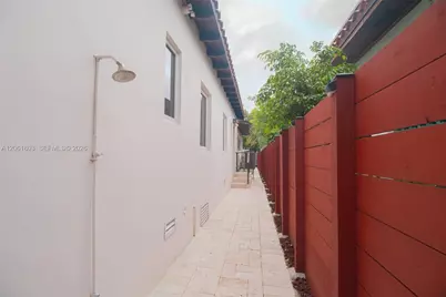 3722 Royal Palm Ave, Miami Beach, FL 33140 - Photo 50