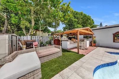 7819 SW 9th St, North Lauderdale, FL 33068 - Photo 34