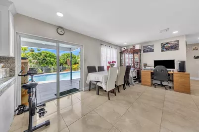 7819 SW 9th St, North Lauderdale, FL 33068 - Photo 20