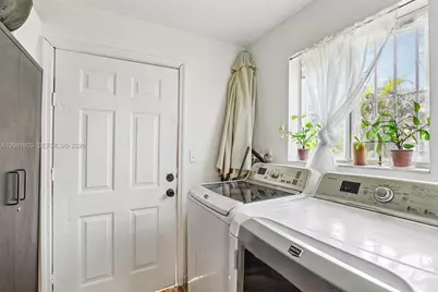 1143 NW 58th St, Miami, FL 33127 - Photo 22