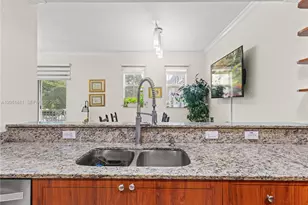 10885 NW 89th Terrace, Doral, FL 33178 - Photo 14