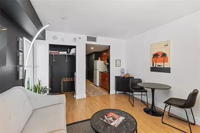 1200 Brickell Bay Dr #1816, Miami, FL 33131 - Photo 6