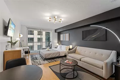 1200 Brickell Bay Dr #1816, Miami, FL 33131 - Photo 2